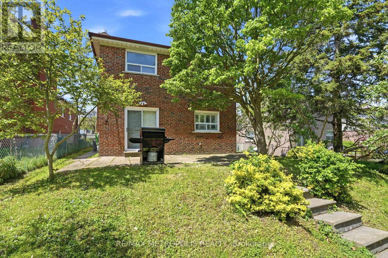 23 LOCHLEVEN DRIVE - 39