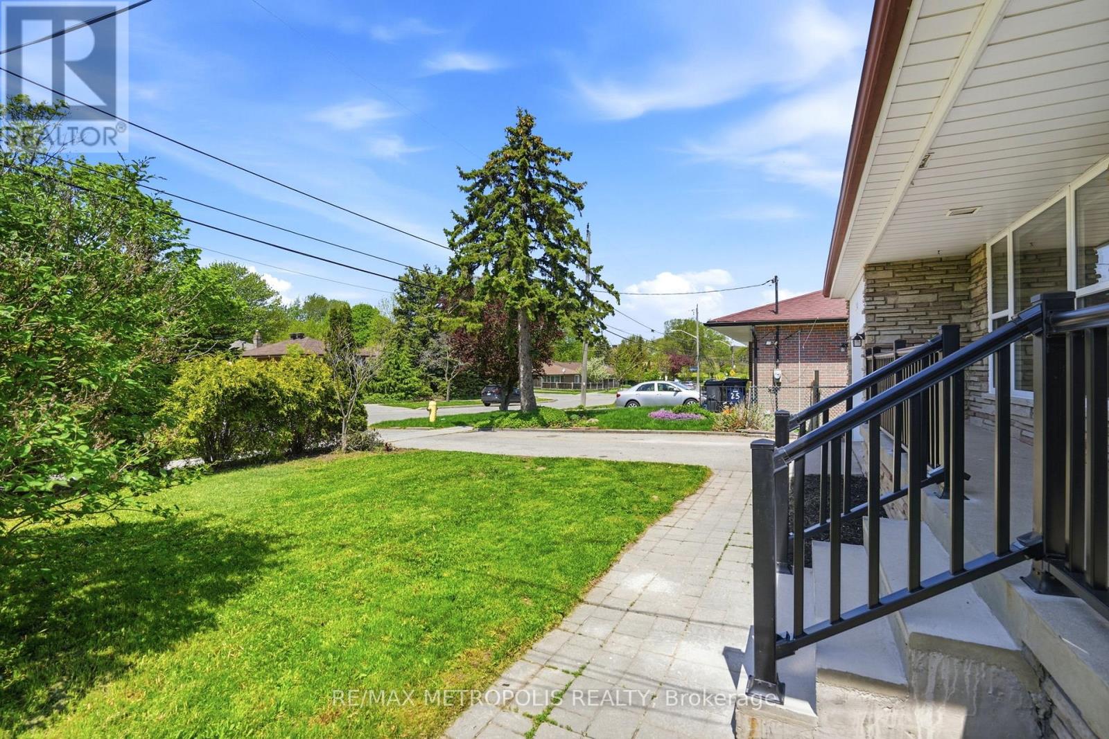 23 LOCHLEVEN DRIVE - 43
