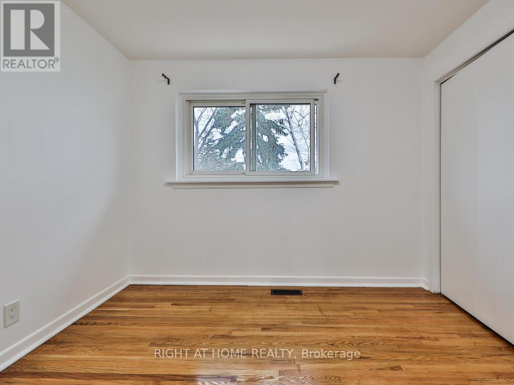 9 ALLISTER AVENUE - 24