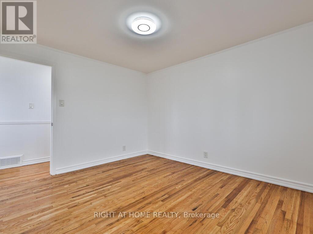 9 ALLISTER AVENUE - 30