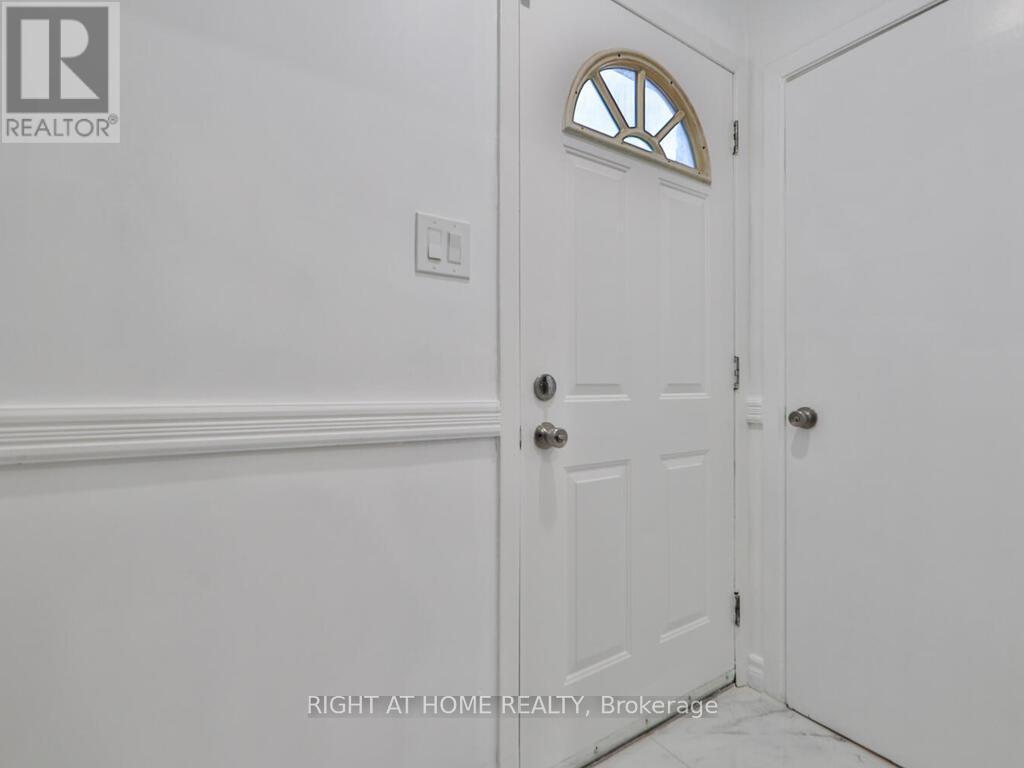 9 ALLISTER AVENUE - 35