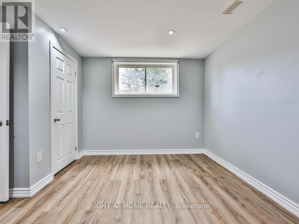 9 ALLISTER AVENUE - 40