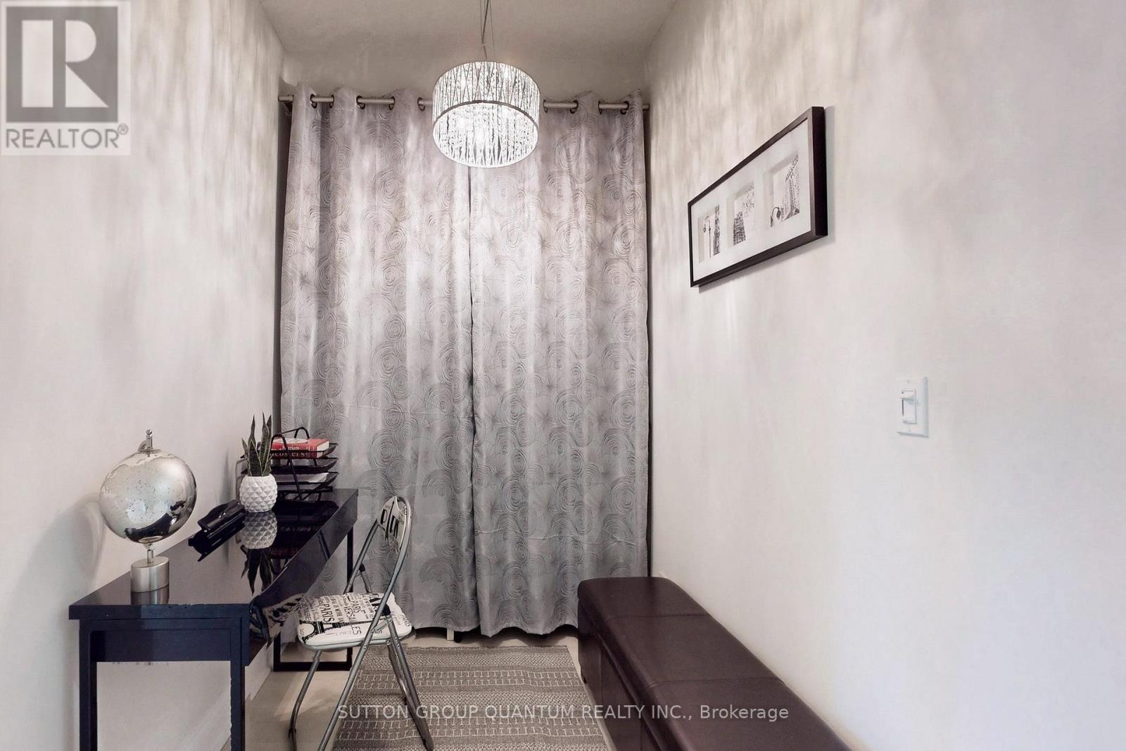 #701 3939 DUKE OF YORK BOULEVARD - 19