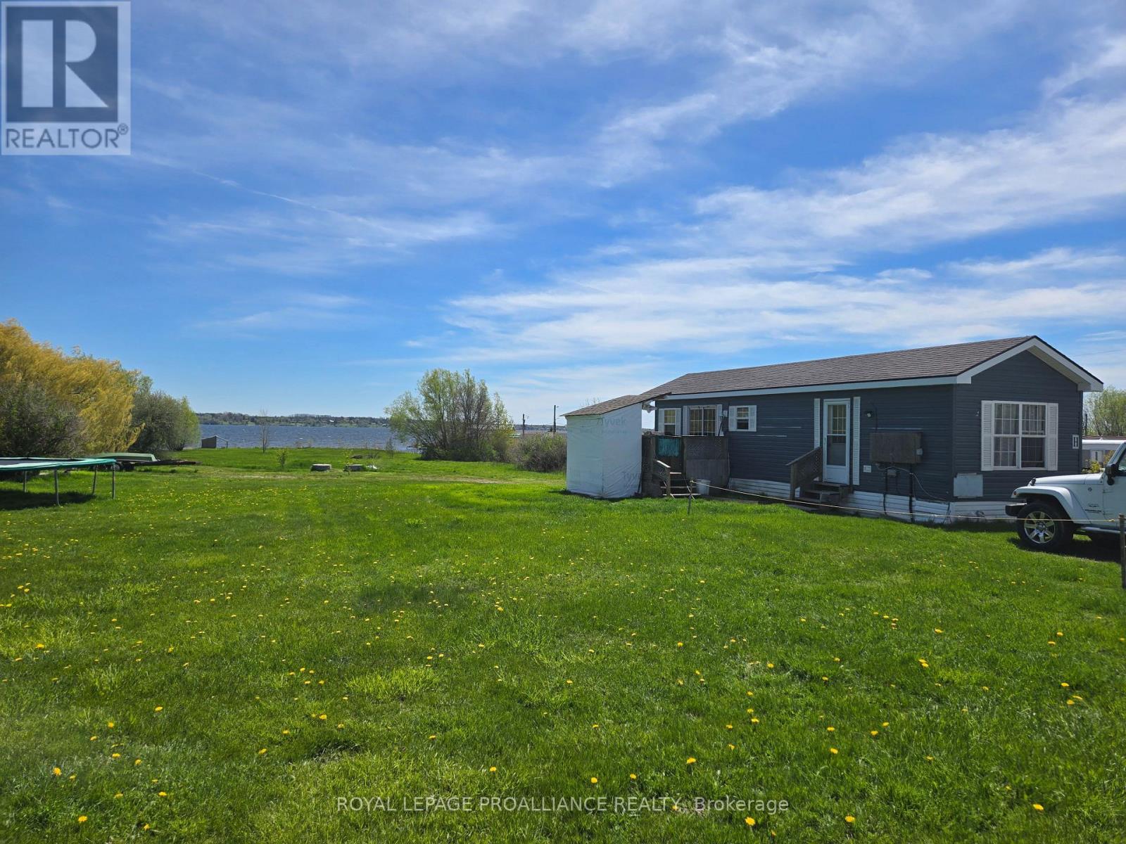 323 DUNDAS STREET E - 13