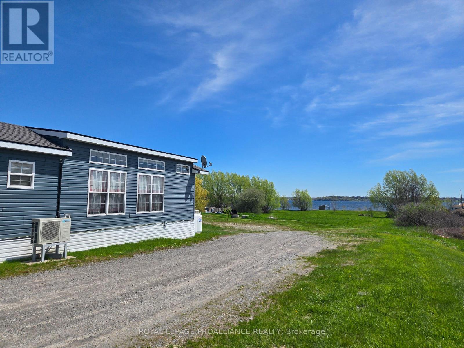 323 DUNDAS STREET E - 15
