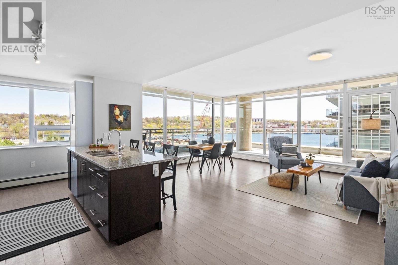 Property 28 of 49 of 402 15 Kings Wharf Place