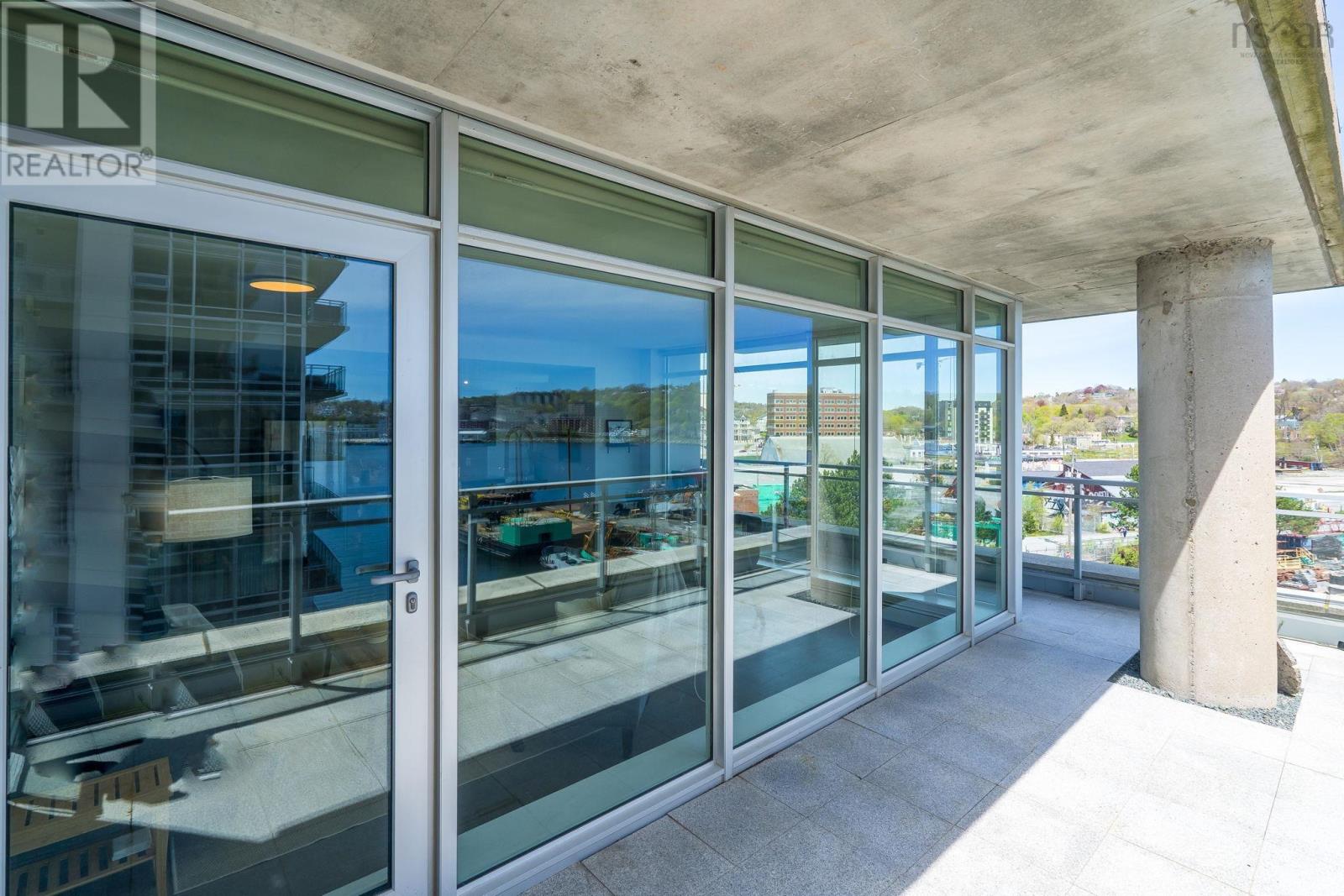 Property 27 of 49 of 402 15 Kings Wharf Place