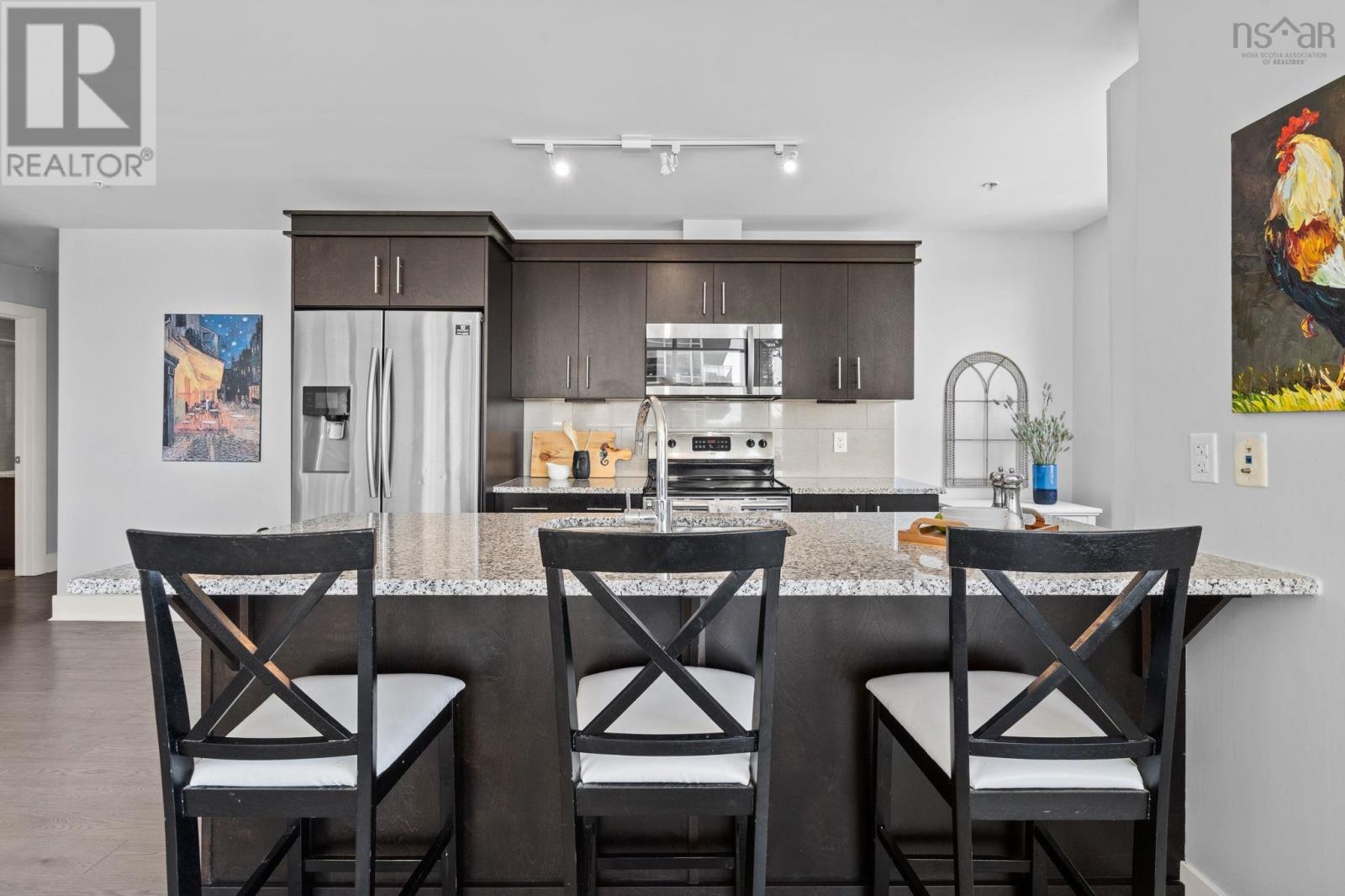 Property 29 of 49 of 402 15 Kings Wharf Place