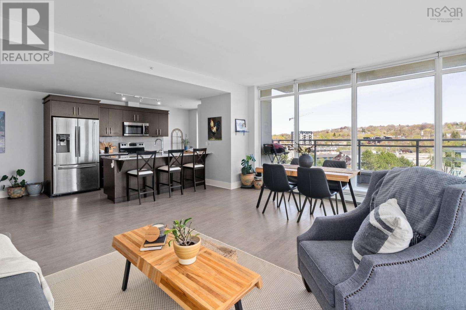 Property 30 of 49 of 402 15 Kings Wharf Place