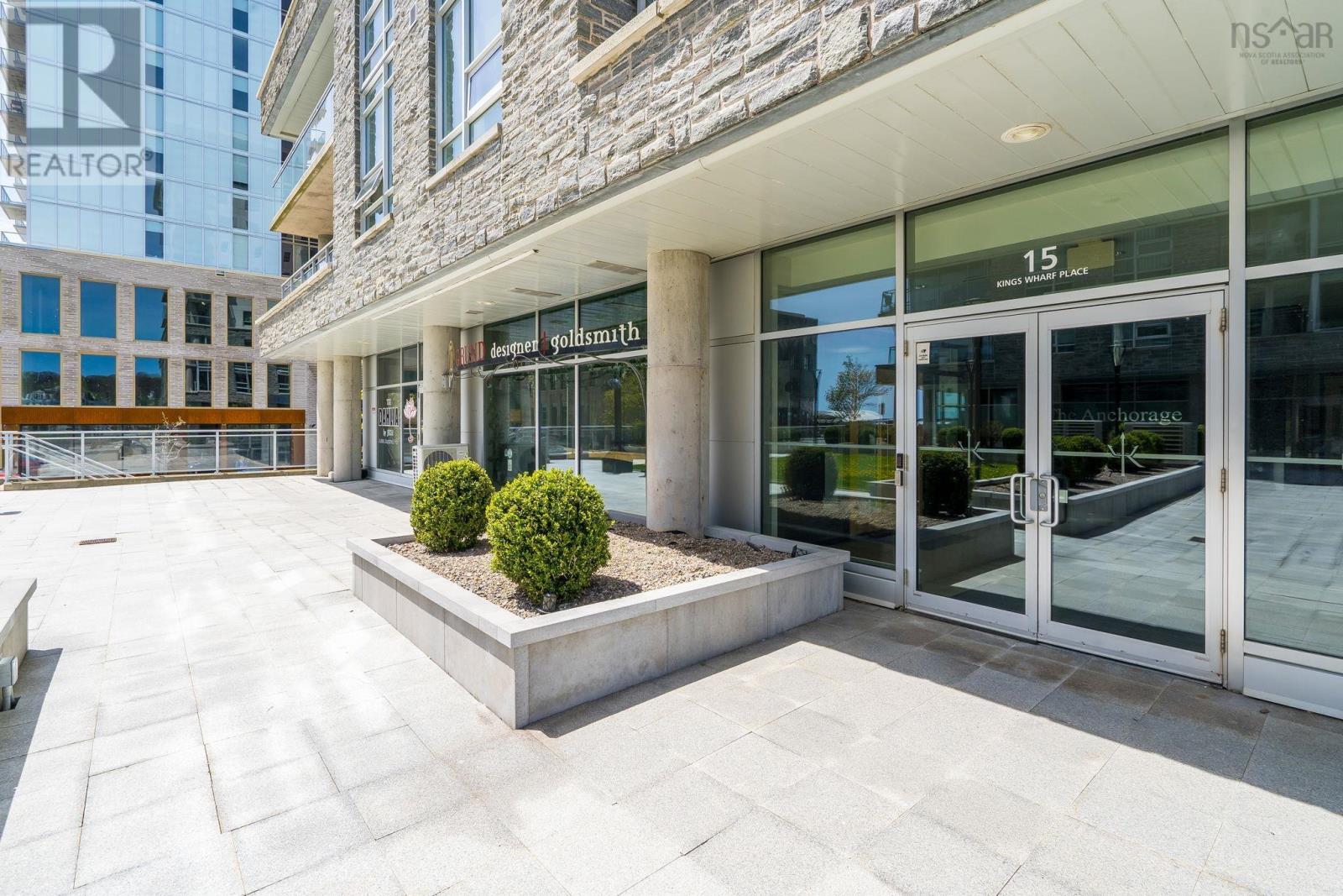Property 32 of 49 of 402 15 Kings Wharf Place