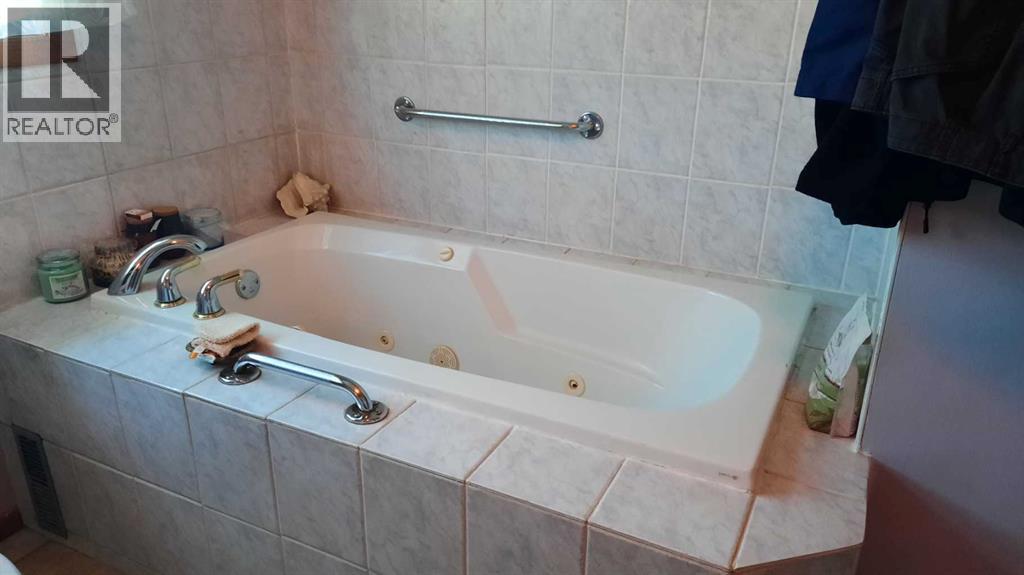 1111 2 Avenue W - 11