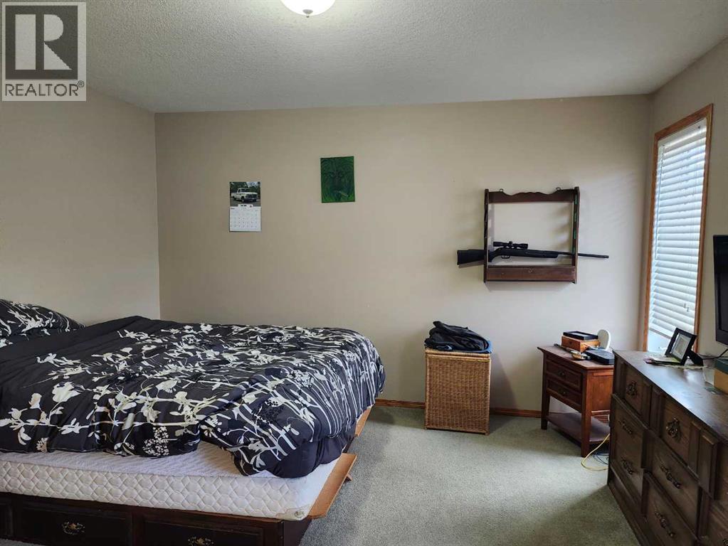 242 McNab Close - 16