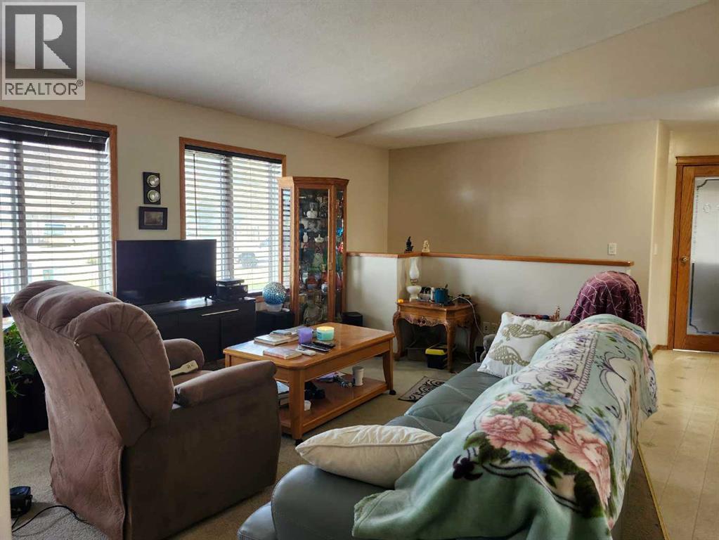 242 McNab Close - 12