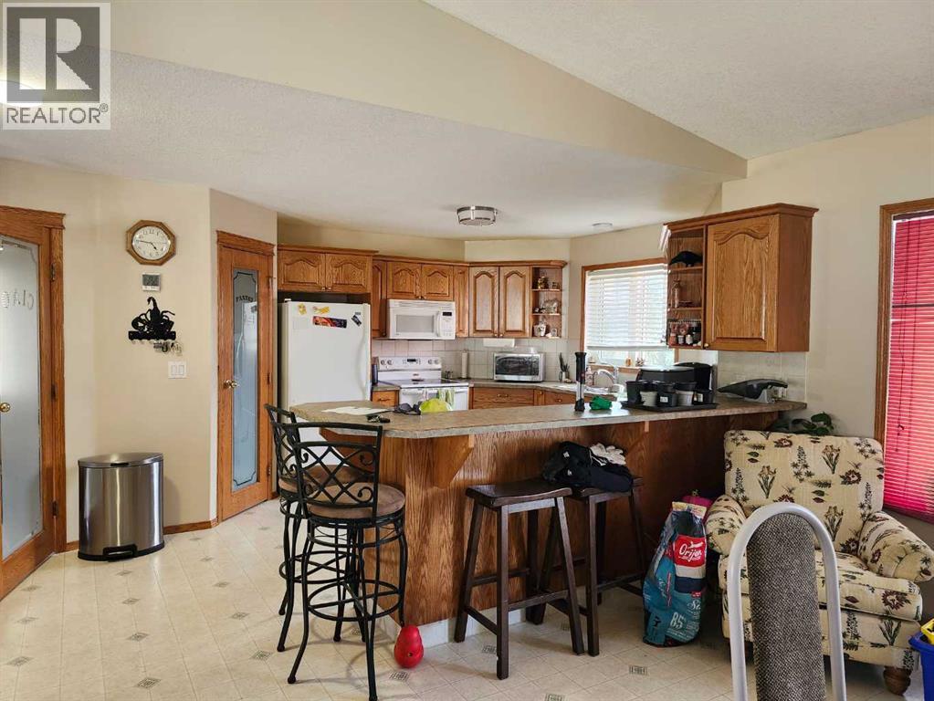 242 McNab Close - 9