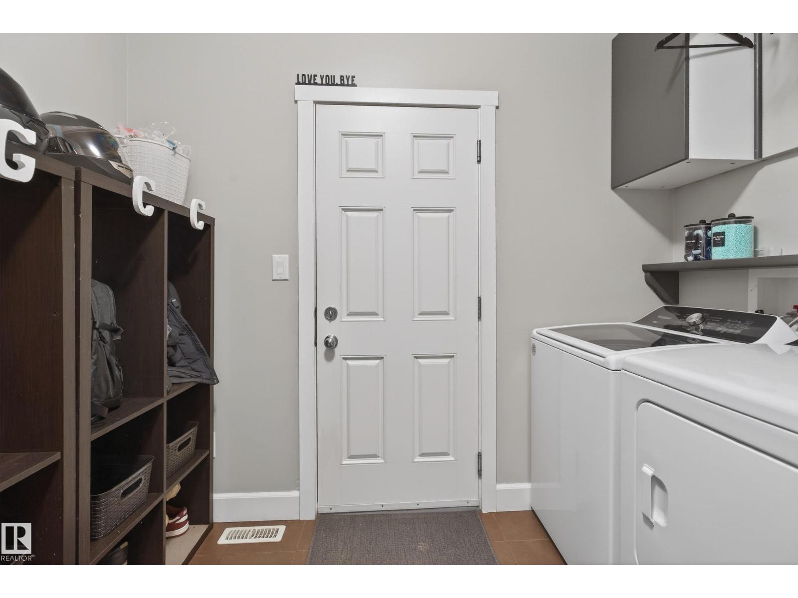 3356 HILTON CR NW - 6