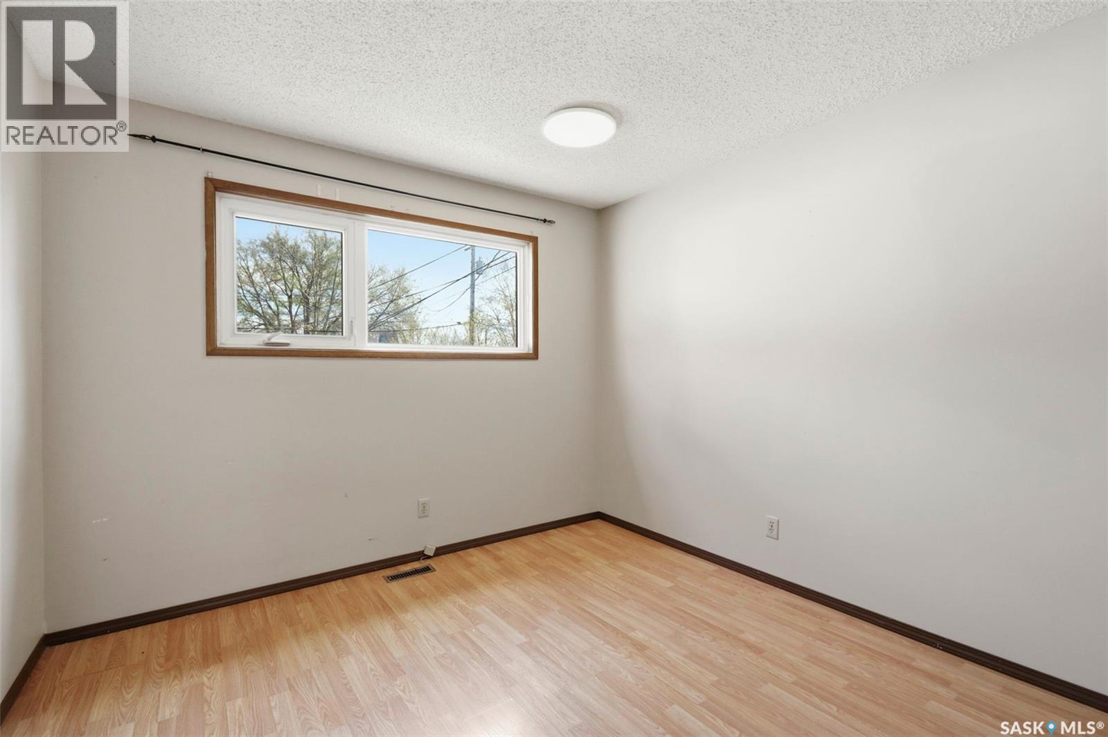#1605-1607 Laura AVENUE - 32