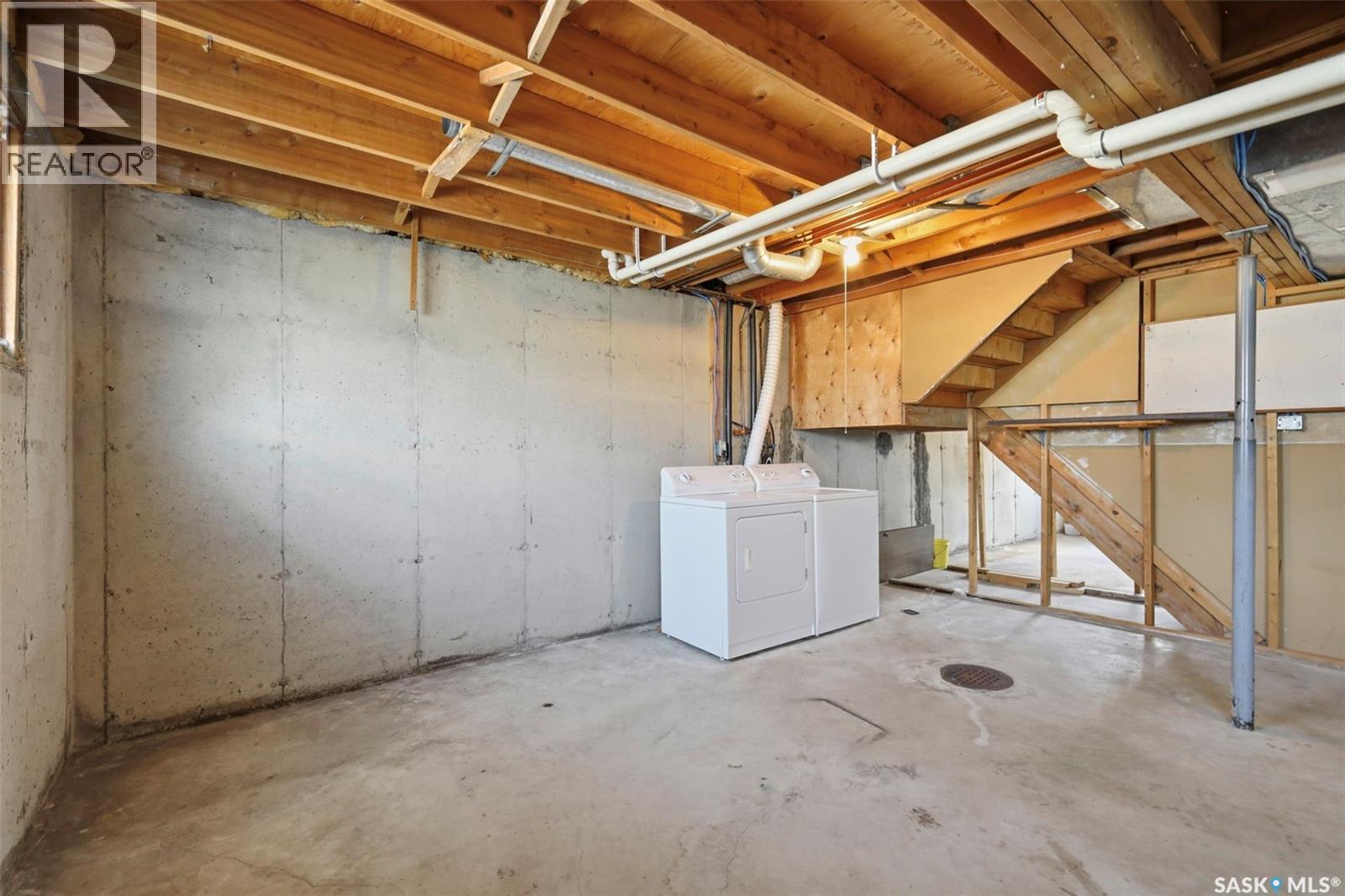#1605-1607 Laura AVENUE - 36