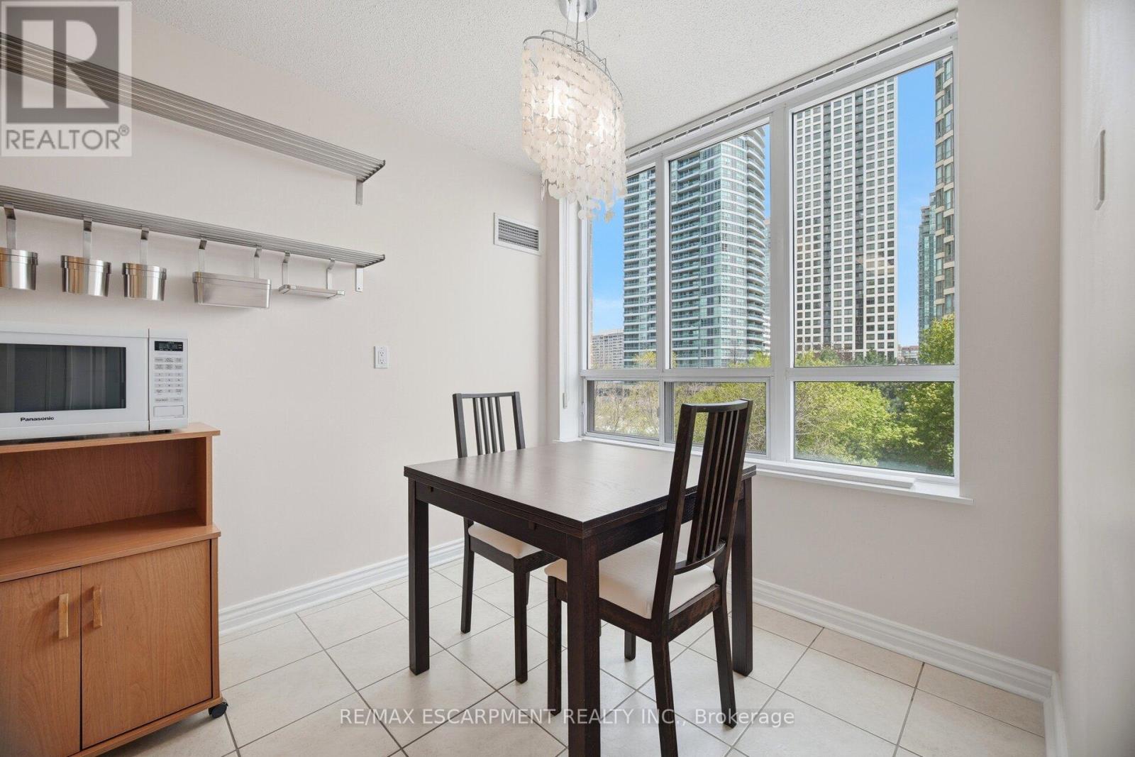 #307 156 ENFIELD PLACE - 10