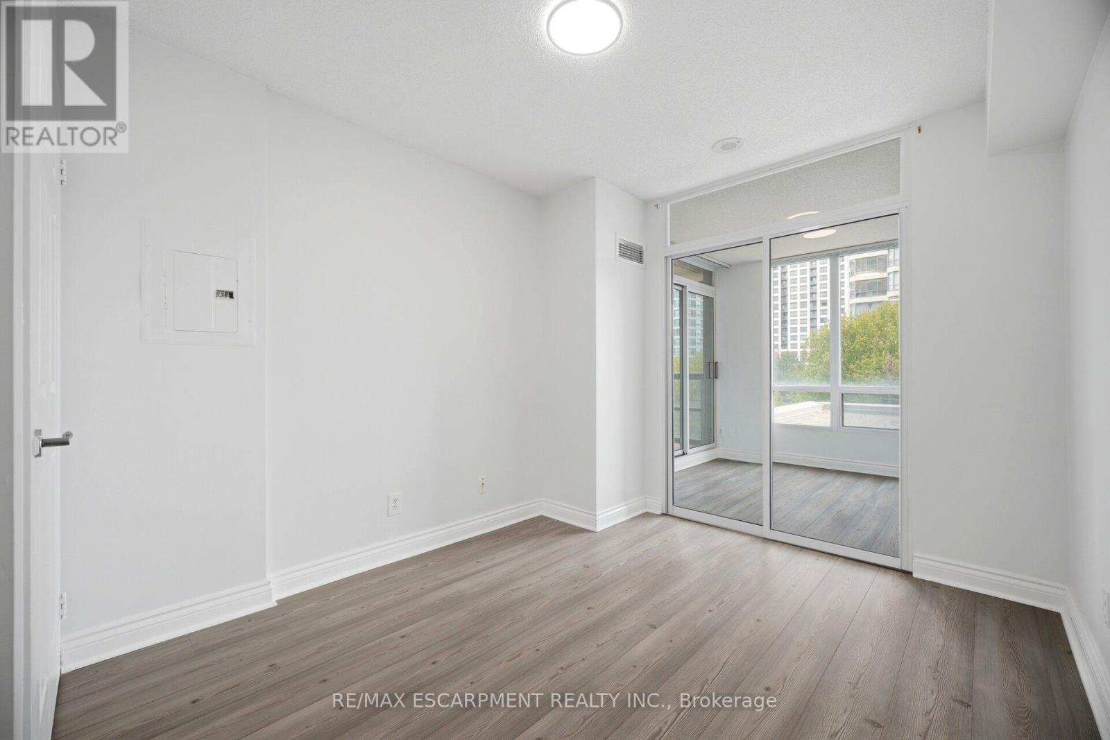 #307 156 ENFIELD PLACE - 23