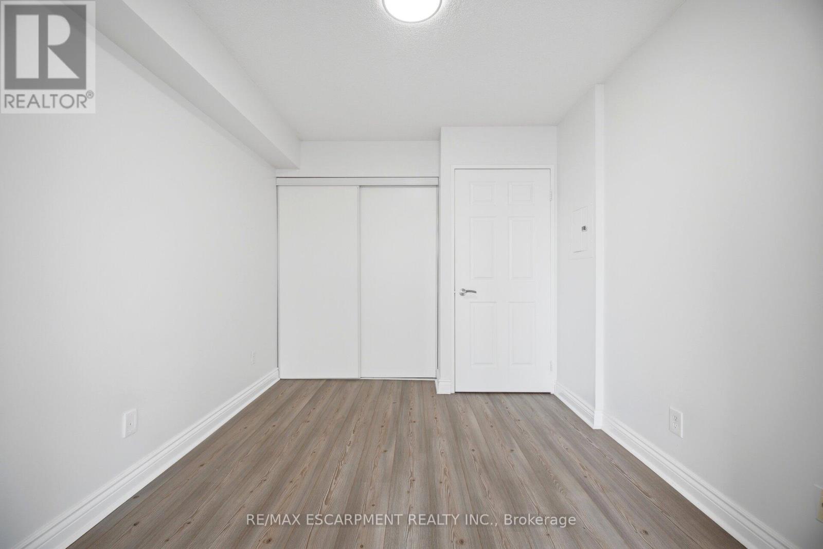 #307 156 ENFIELD PLACE - 24