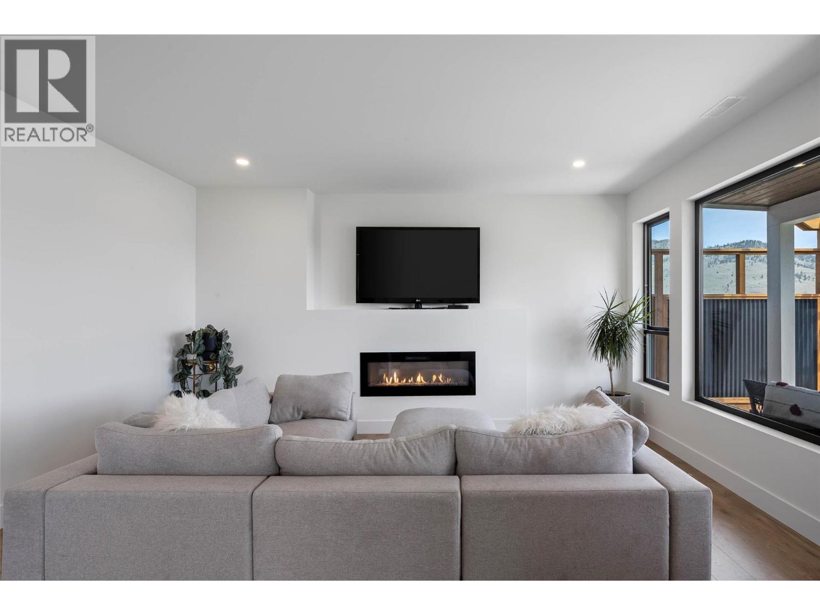 2300 Saddleback Drive - 33