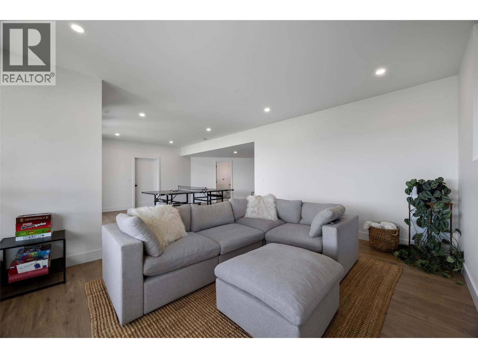 2300 Saddleback Drive - 34