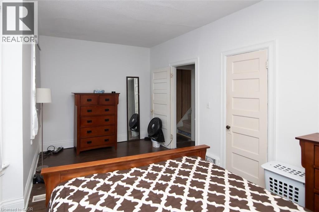 39 ARTHUR Street N - 25