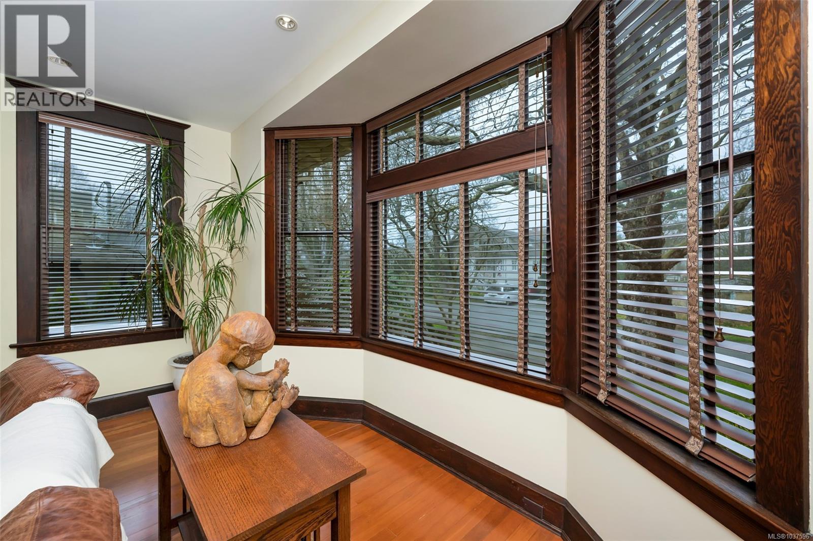 2753 Cavendish Ave - 33