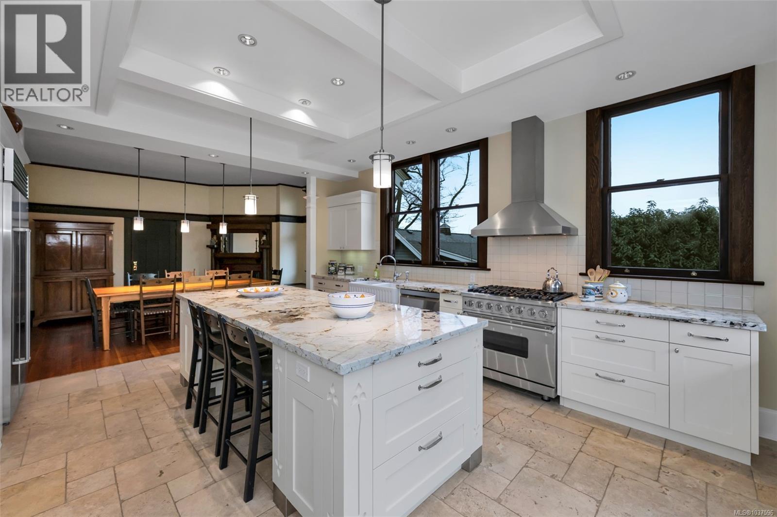 2753 Cavendish Ave - 17