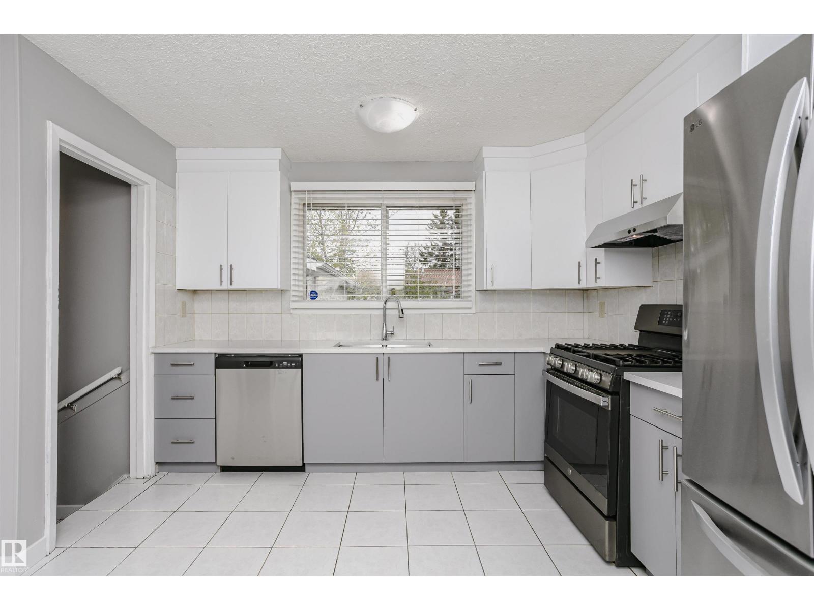 11436 161 AV NW - 11