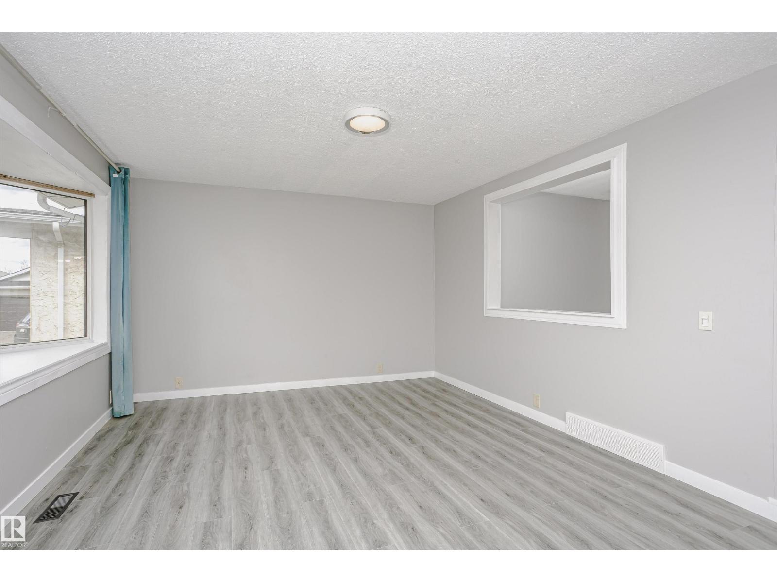 11436 161 AV NW - 7