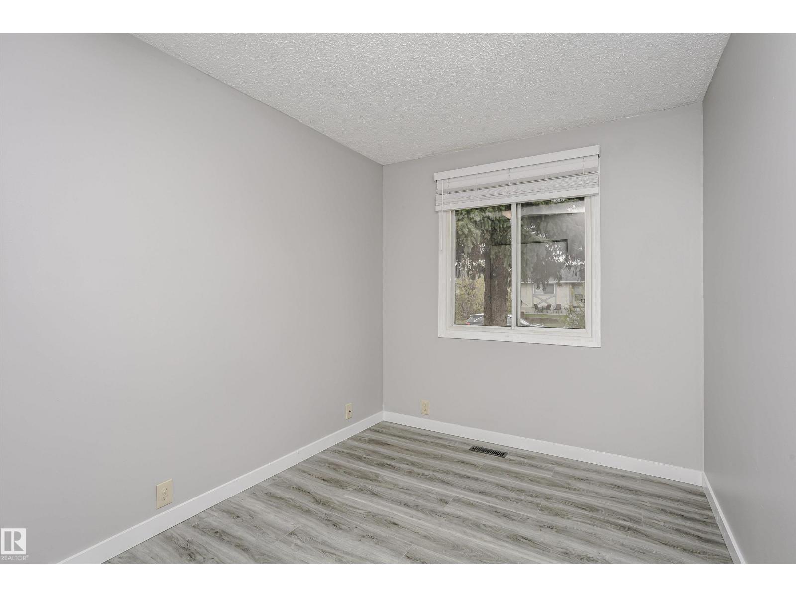 11436 161 AV NW - 24