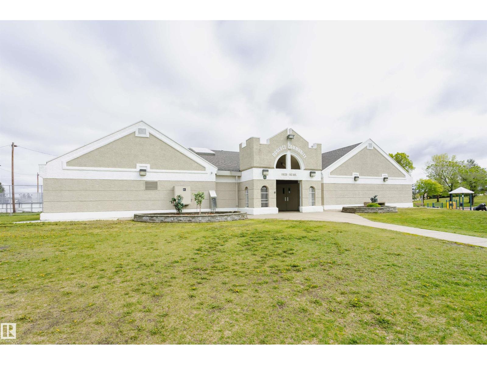 11436 161 AV NW - 55
