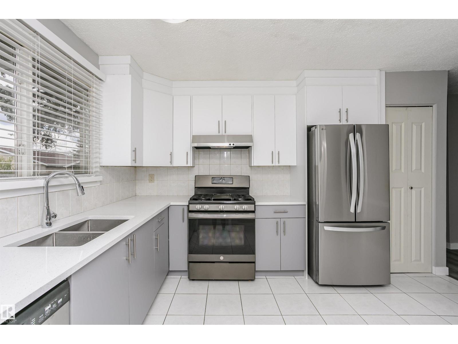 11436 161 AV NW - 12