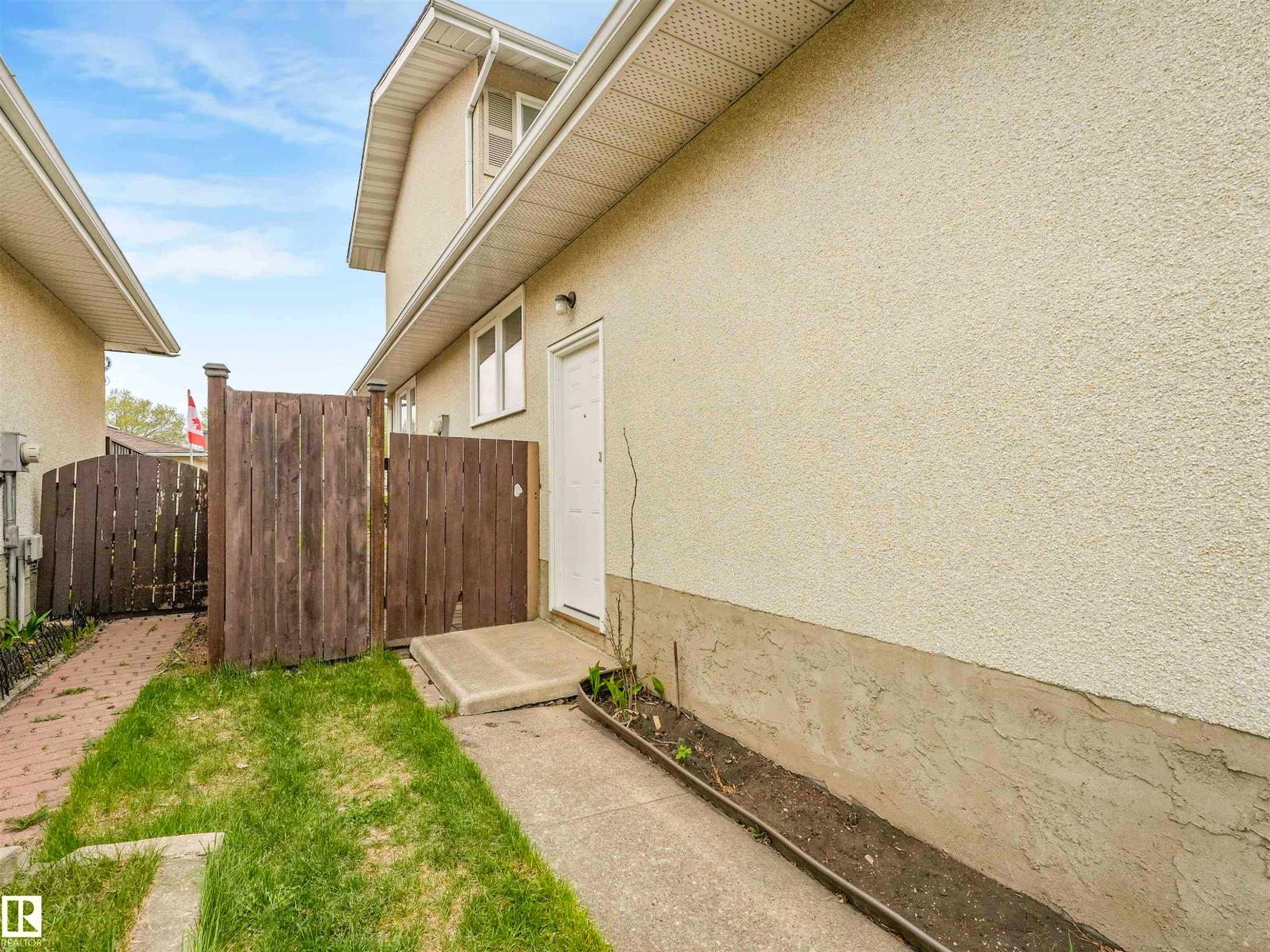 11432 144 AV NW NW - 10