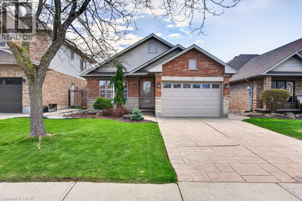 35 HEPBURN Crescent - 1