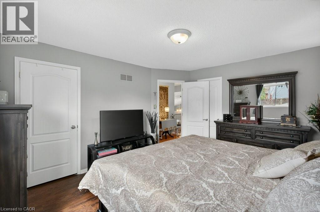 35 HEPBURN Crescent - 15