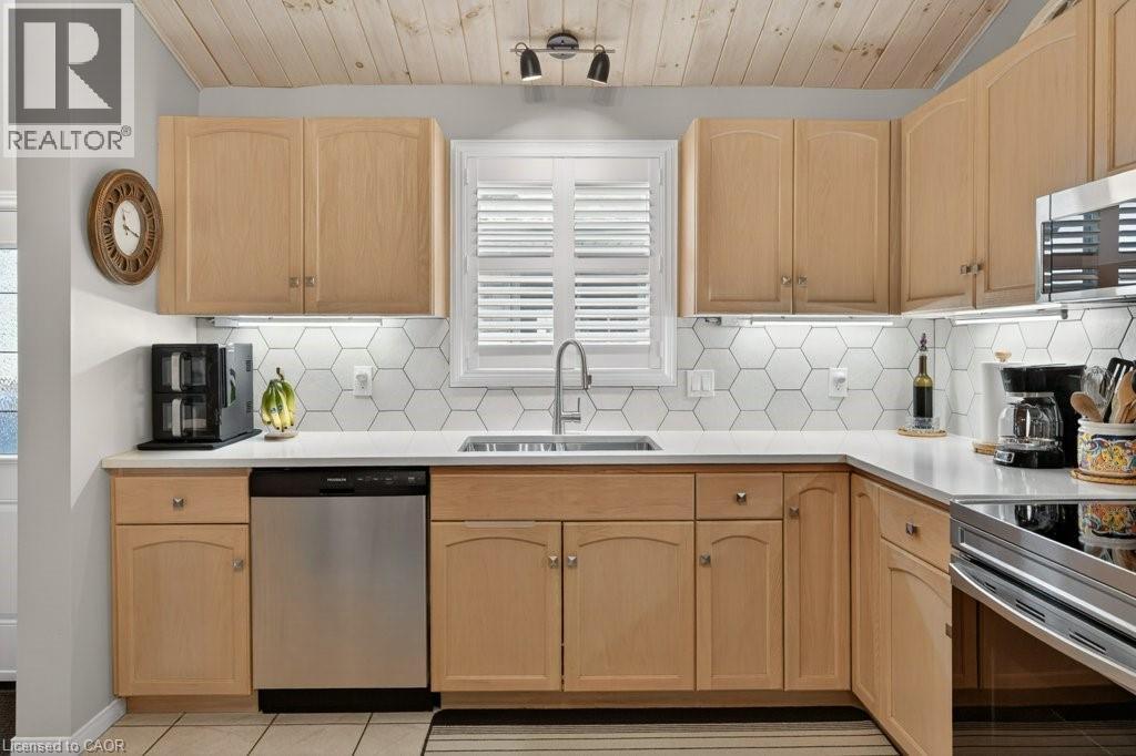 35 HEPBURN Crescent - 9