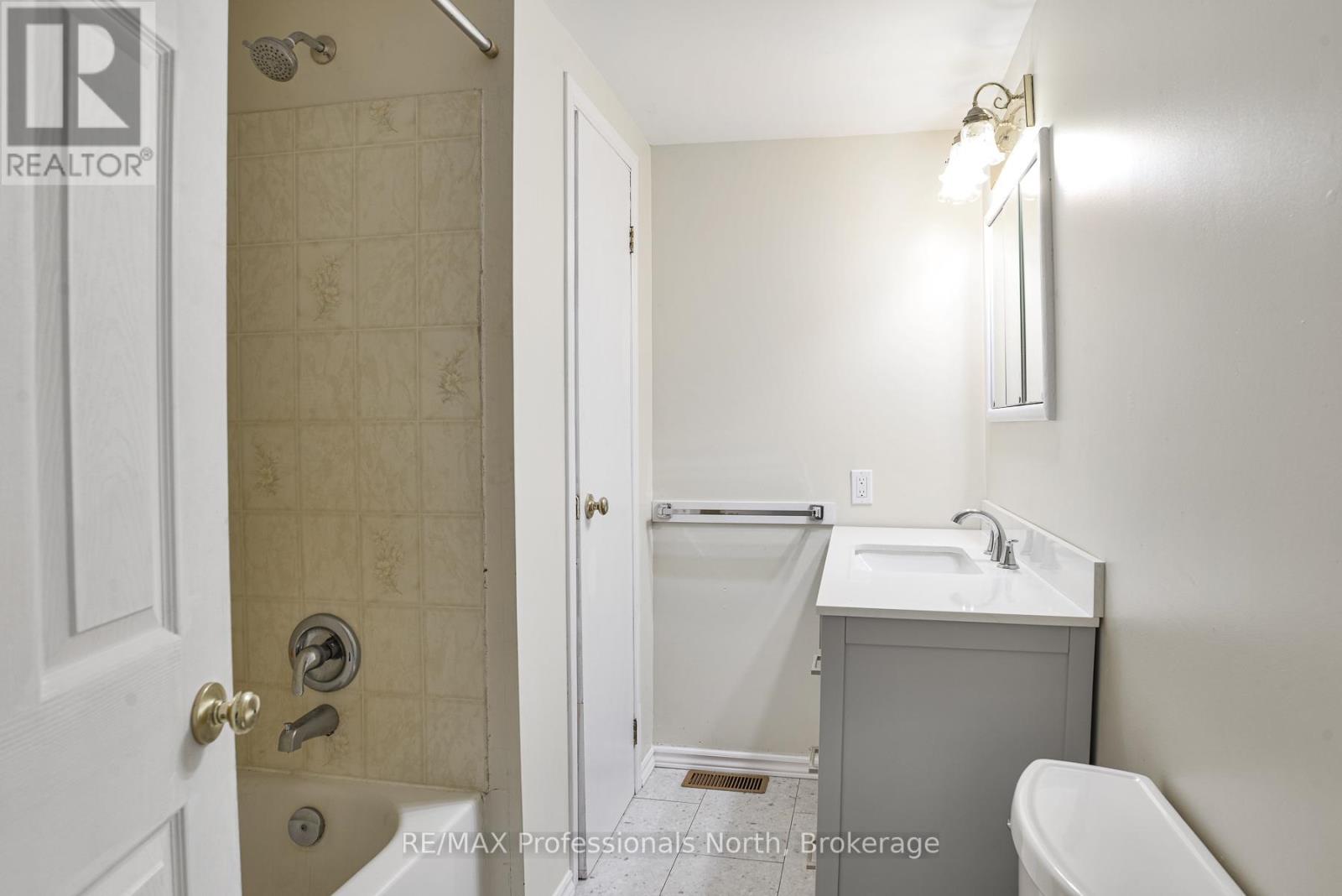 1011 HARMONY LANE PRIVATE - 12