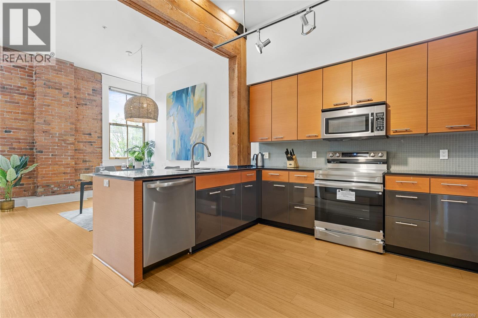 #203 610 Johnson St - 12