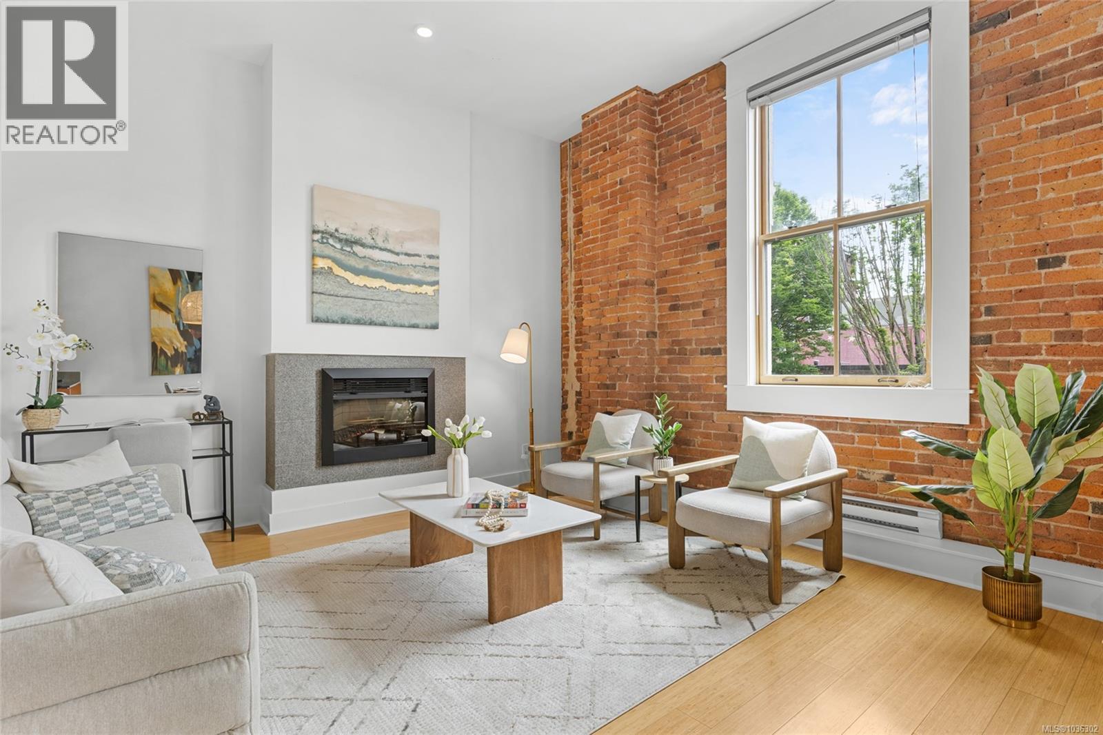 #203 610 Johnson St - 4