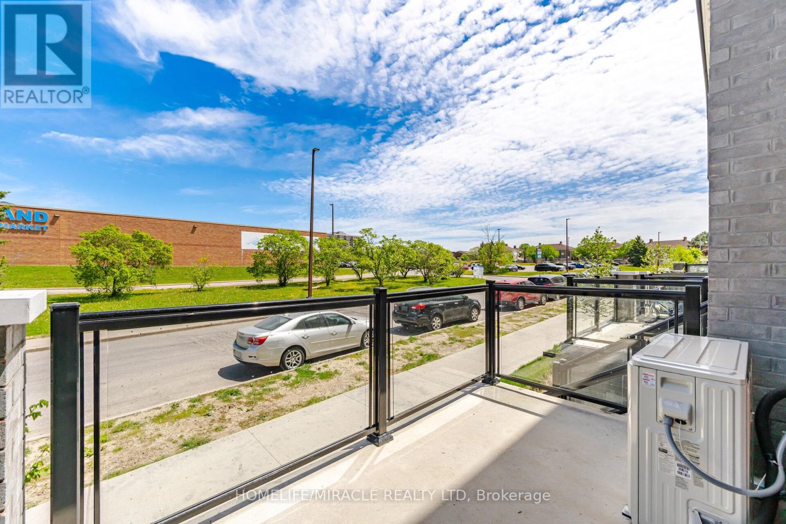 #18 30 LIBEN WAY - 24