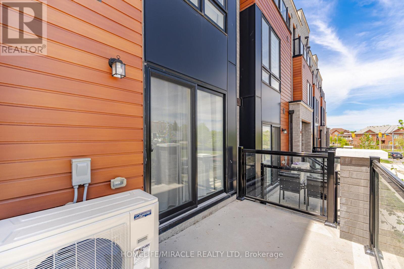 #18 30 LIBEN WAY - 25