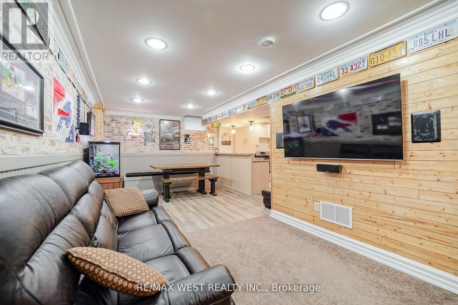 31 GARRIOCK COURT - 21