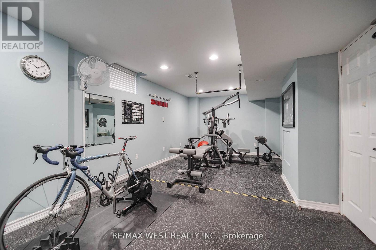 31 GARRIOCK COURT - 24