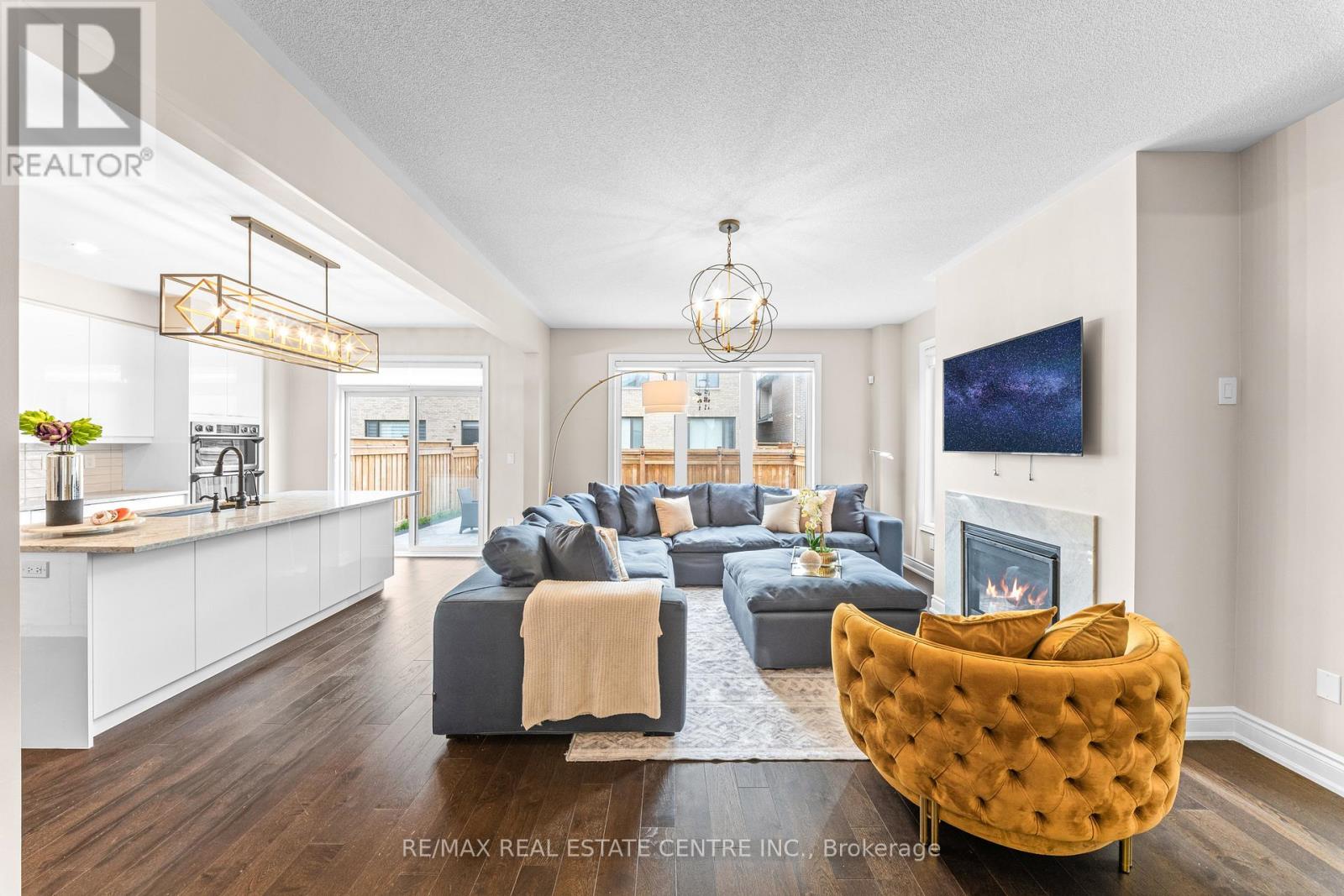 30 MERRIMAC DRIVE - 10