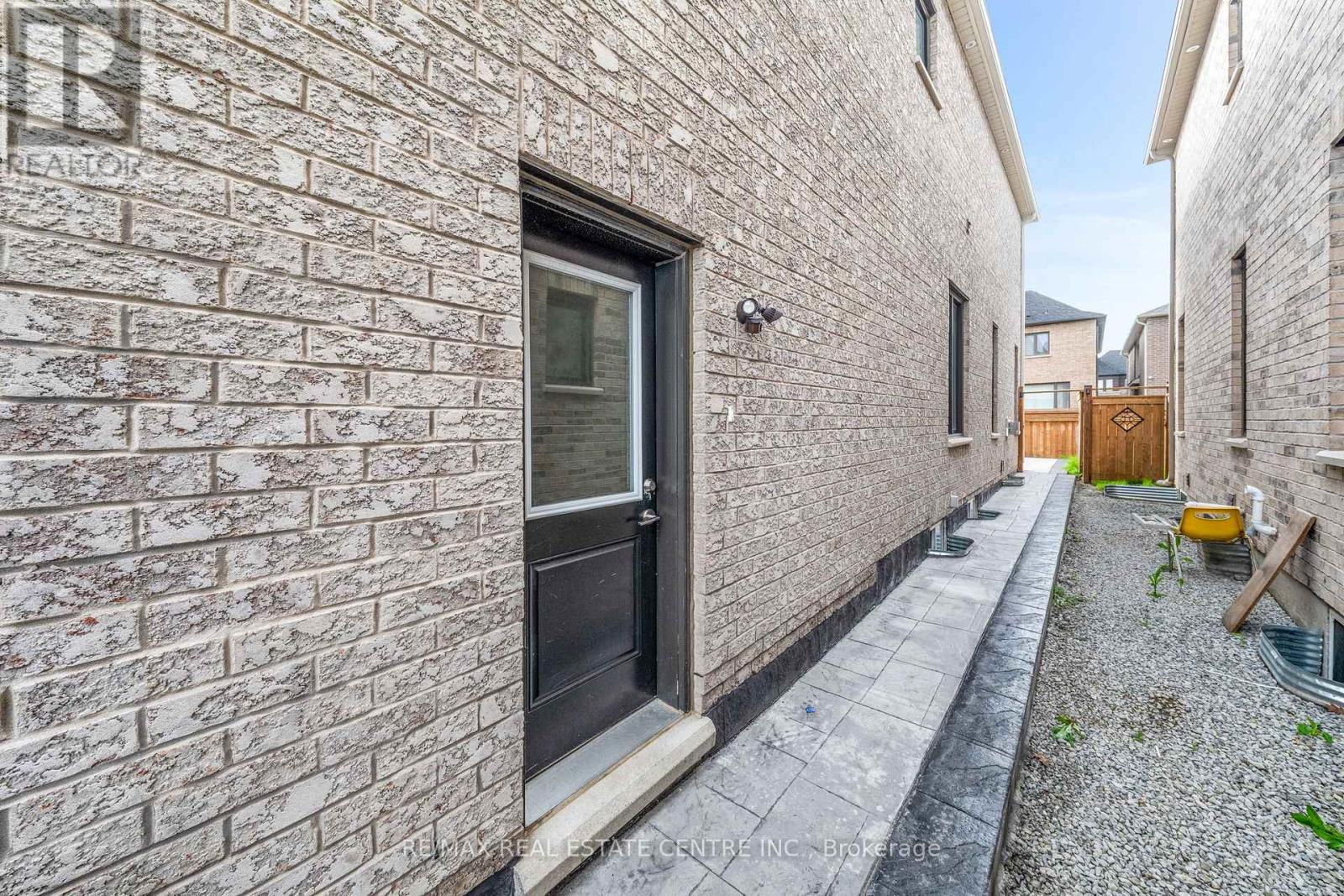 30 MERRIMAC DRIVE - 42