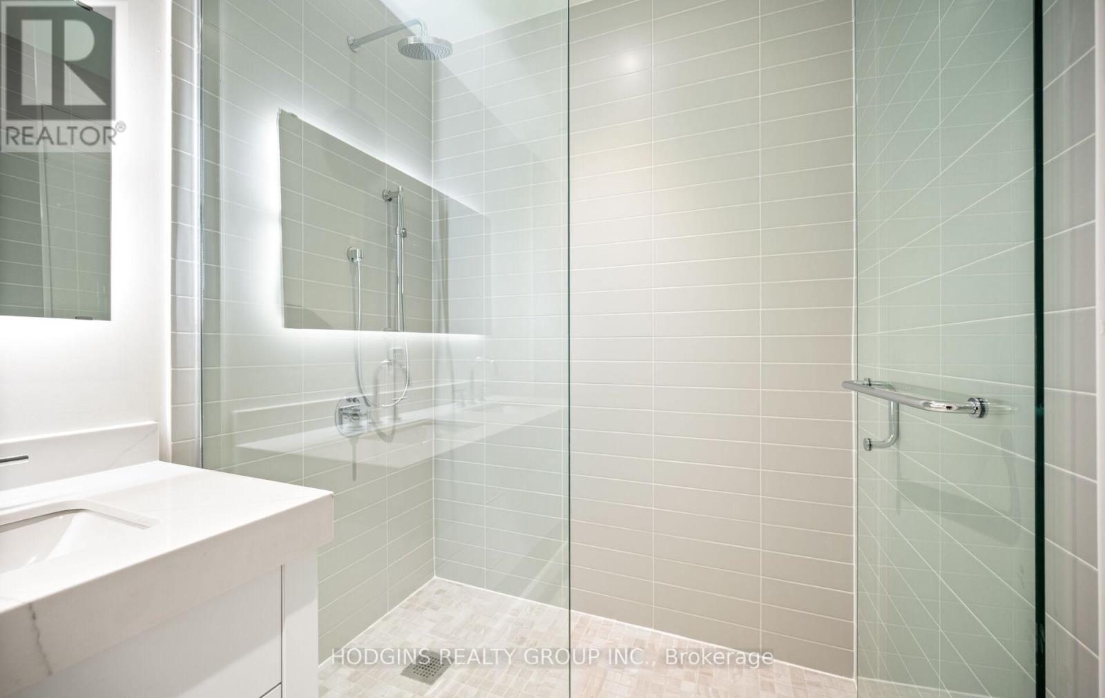 #414 123 MAURICE DRIVE - 20