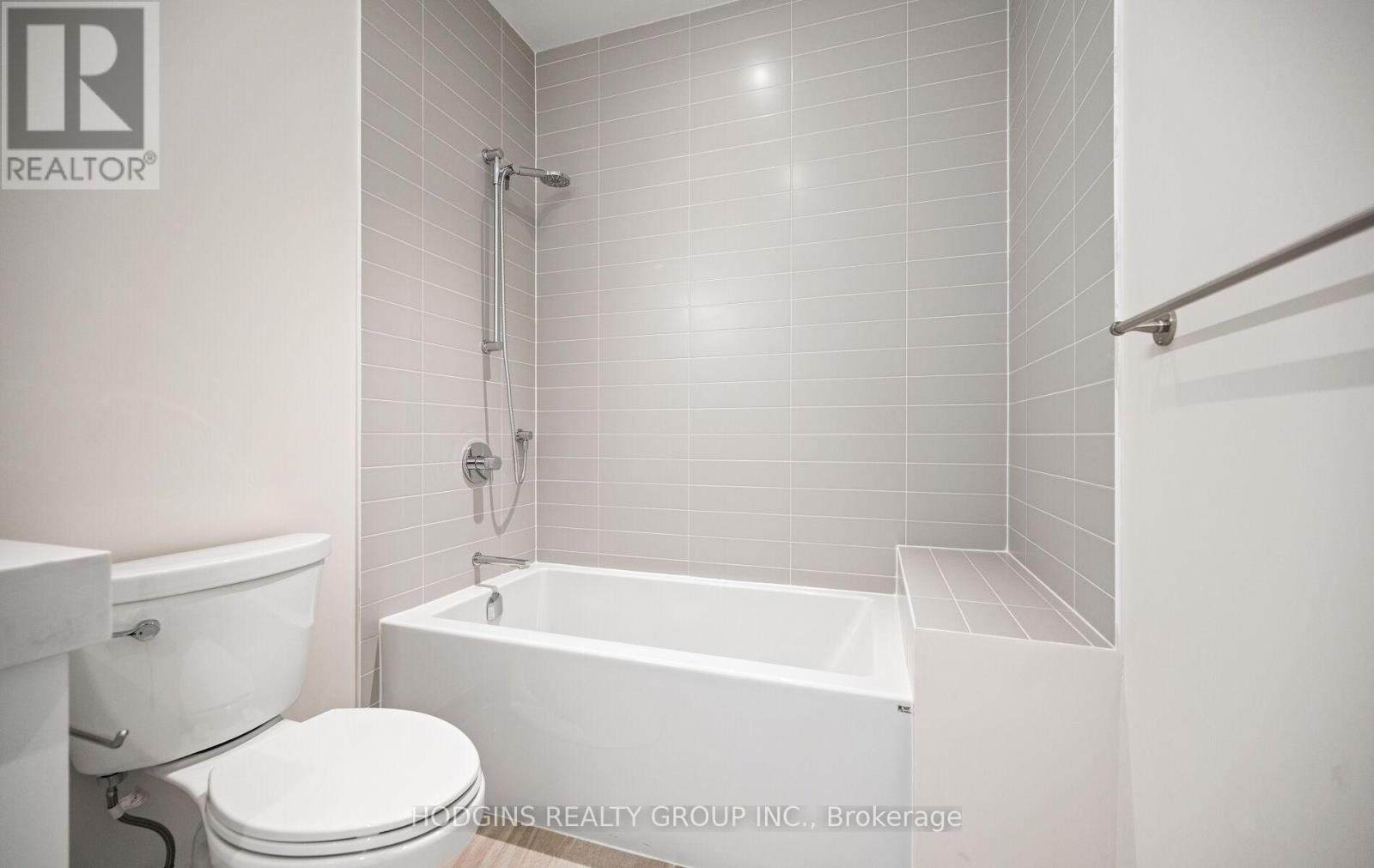 #414 123 MAURICE DRIVE - 26