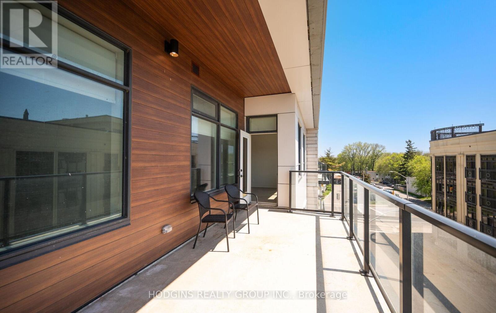 #414 123 MAURICE DRIVE - 30